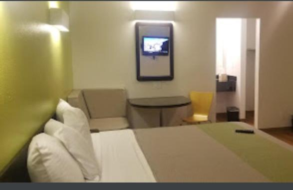American Inn Hawthorne Buitenkant foto